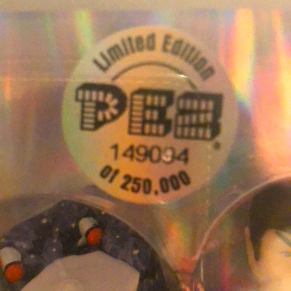 ⭐️ COLLECTIBLE STAR TREK PEZ ⭐️ New never opened,sealed Collectors series. - Picture 3 of 4